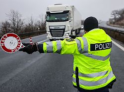 Rheinland-Pfalz & Saarland: Kontrolle: Verstöße bei jedem zweiten Lastwagen festgestellt