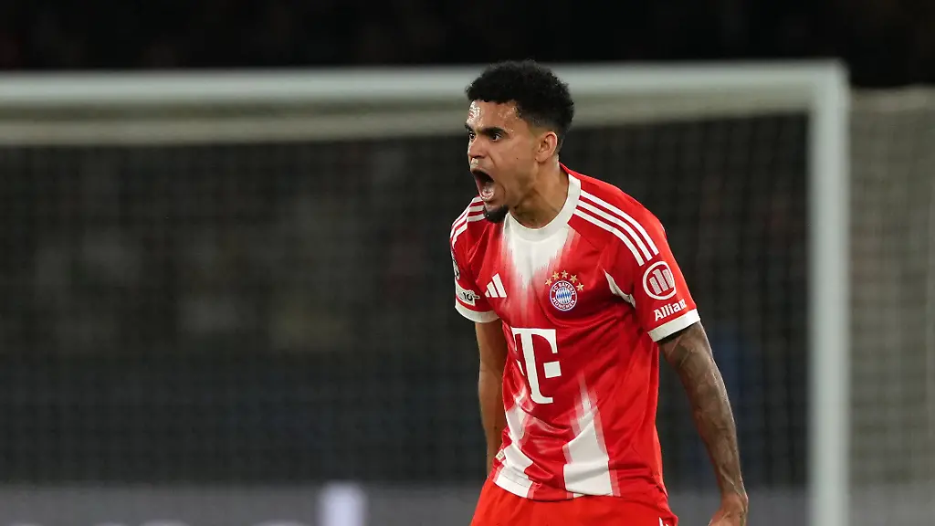 Bayern-s-Luis-Diaz-celebrates-after-scoring-his-side-s-fourth-goal-during-a-Champions-League-semifinal-first-leg-soccer-match-between-Paris-Saint-Germain-and-Bayern-Munich-in-Paris-Tuesday-April-28-2026