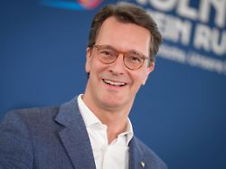 „Kleine, besondere Augenblicke“: NRW-Ministerpräsident Wüst schwärmt vom Familienglück