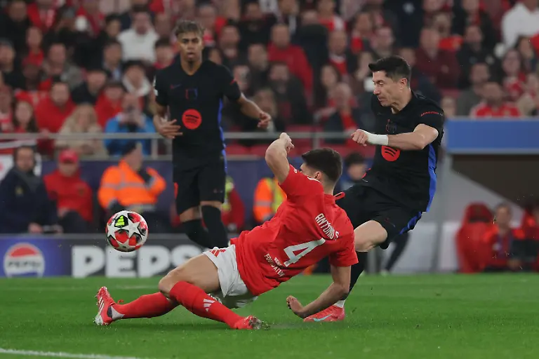 Portugal-Estadio-do-SL-Benfica-Lisbon-21-January-2025-Uefa-Champions-League-phase-2024-25-Matchday-7-S-L-Benfica-FC-Barcelona-v-l-Antonio-Silva-S-L