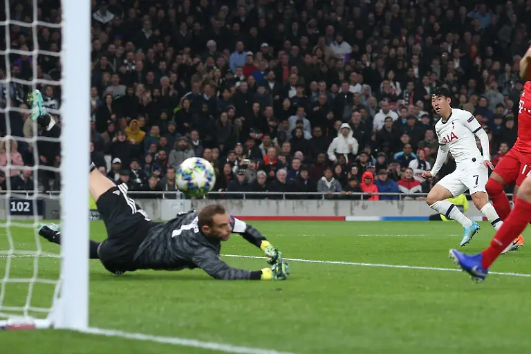 1-October-2019-London-UEFA-Champions-League-Tottenham-Hotspur-v-Bayern-Munich-Heung-Min-Son-of-Tottenham-scores-the-opening-goal-Photo-Charlotte-Wilson-Offside