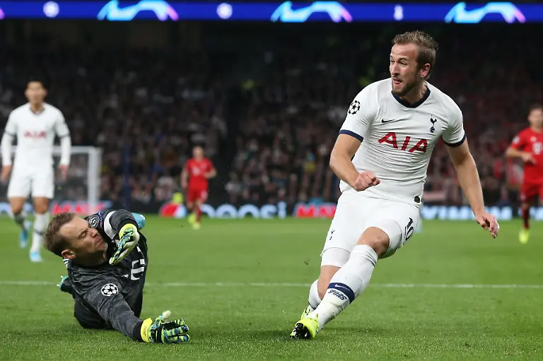 1-October-2019-London-UEFA-Champions-League-Tottenham-Hotspur-v-Bayern-Munich-Harry-Kane-of-Tottenham-shoots-round-Bayern-goalkeeper-Manuel-Neuer-but-misses-Photo-Charlotte-Wilson-Offside