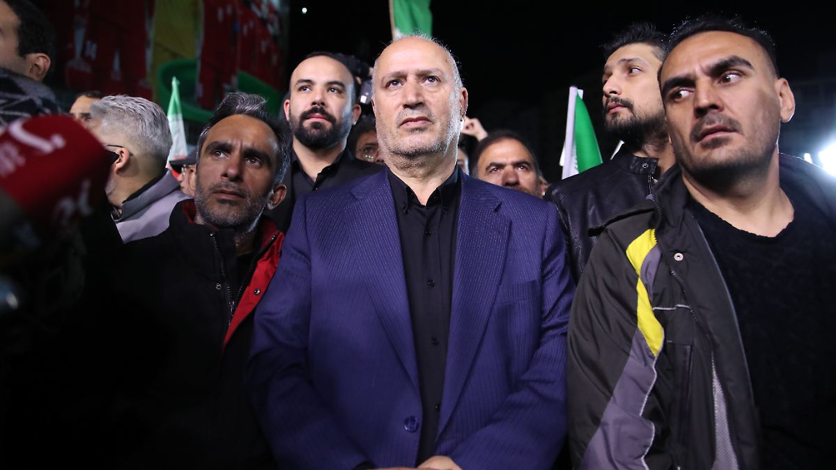 Iran reist vor FIFA-Kongress ab: Vorfall am Flughafen Toronto - sport news from n-tv