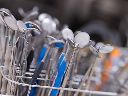 Bayern: Tod nach Zahnbehandlung in Praxis – Urteil erwartet