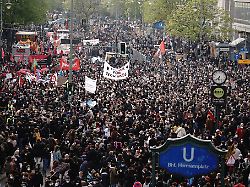 Berlin & Brandenburg: Mehr als 5.000 Polizisten am 1. Mai in Berlin im Einsatz