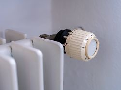 Vermieter zahlt für Fossile mit: Neues Heizgesetz kommt mit Kostenbremse für Mieter