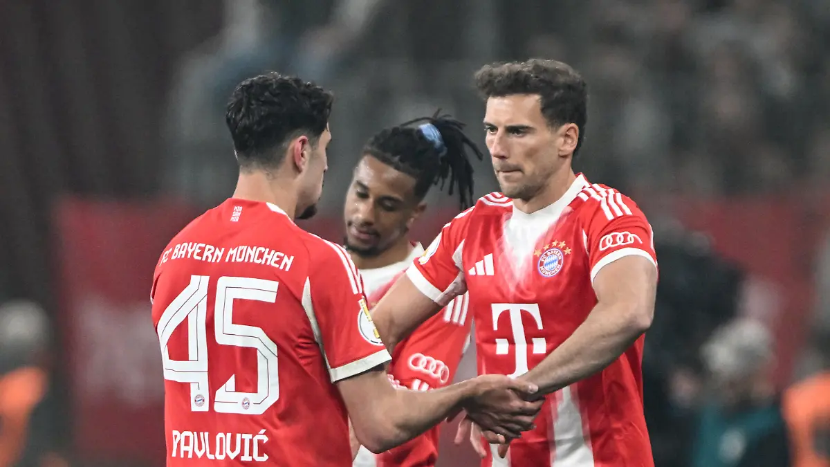 22-04-2026-Nordrhein-Westfalen-Leverkusen-Fussball-Maenner-DFB-Pokal-Bayer-Leverkusen-Bayern-Muenchen-Halbfinale-BayArena-Aleksandar-Pavlovic-Bayern-Muenchen-wird-durch-Leon-Goretzka-r-Bayern-Muenchen-ersetzt-WICHTIGER-HINWEIS-Gemaess-den-Vorgaben-der-DFL-Deutsche-Fussball-Liga-bzw-des-DFB-Deutscher-Fussball-Bund-ist-es-untersagt-in-dem-Stadion-und-oder-vom-Spiel-angefertigte-Fotoaufnahmen-in-Form-von-Sequenzbildern-und-oder-videoaehnlichen-Fotostrecken-zu-verwerten-bzw-verwerten-zu-lassen