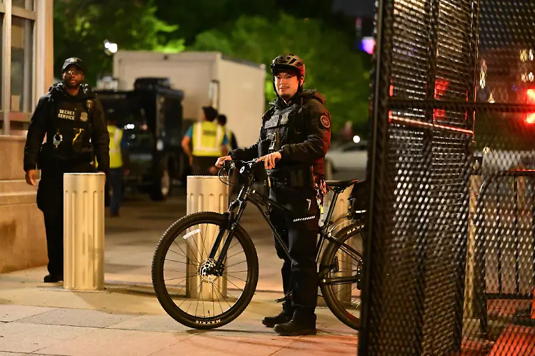 Security-preparations-take-place-outside-the-White-House-in-Washington-United-States-on-April-26-2026-Workers-set-up-multiple-layers-of-barricades-and-security-cordons-for-the-United-Kingdom-State-Visit-as-United-States-Secret-Service-agents-observe-This-follows-an-attempted-assassination-of-United-States-President-Donald-Trump-by-suspect-Cole-Allen-at-the-White-House-Correspondents-Association-Dinner