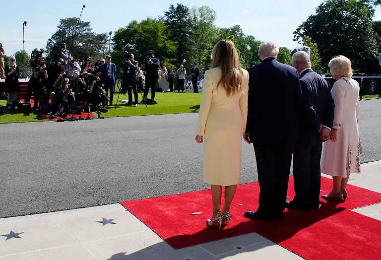 US-President-Donald-Trump-and-First-lady-Melania-Trump-greet-Britains-King-Charles-and-Queen-Camilla-at-the-White-House-South-Portico-in-Washington-on-March-27-2026