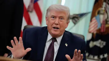 2026-04-29T003021Z_123317492_RC2ZFKARPSVH_RTRMADP_3_USA-TRUMP-MIGRATION