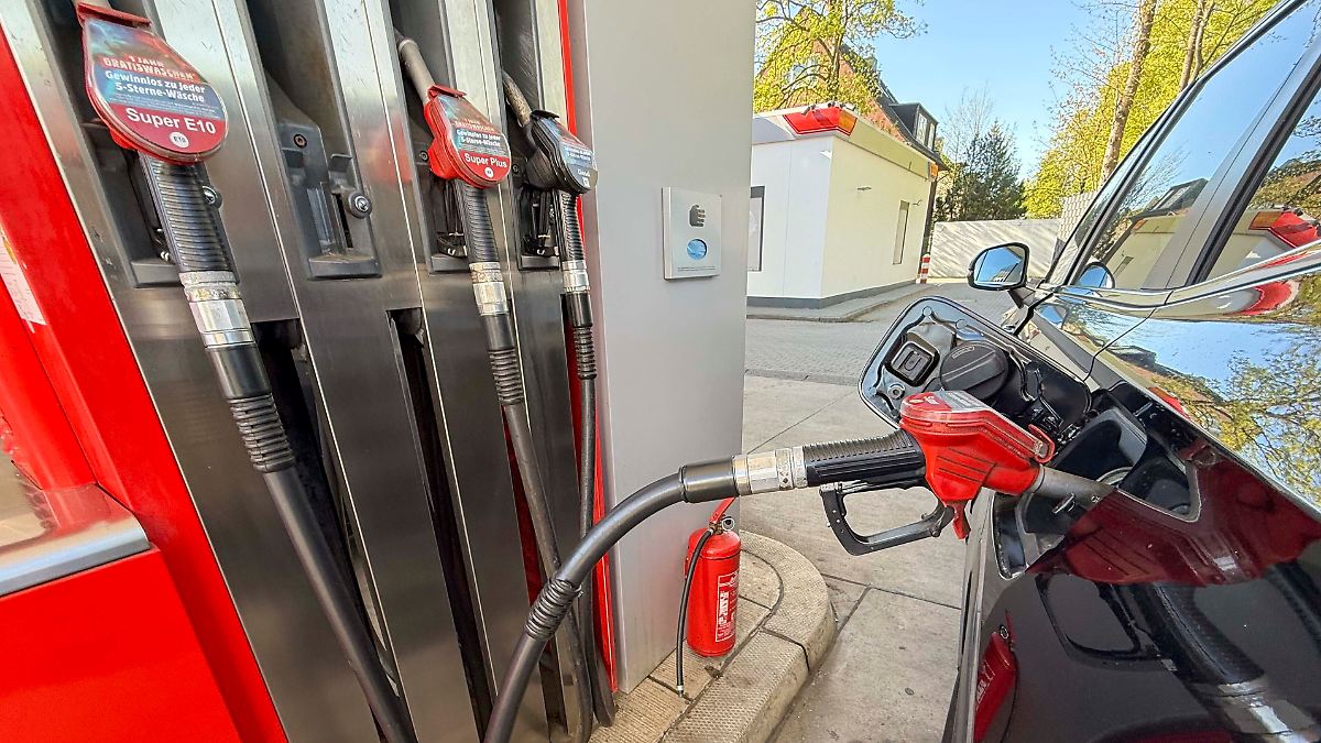 Rekordsprung an den Zapfsäulen: Spritpreise steigen kurz vor Tankrabatt drastisch