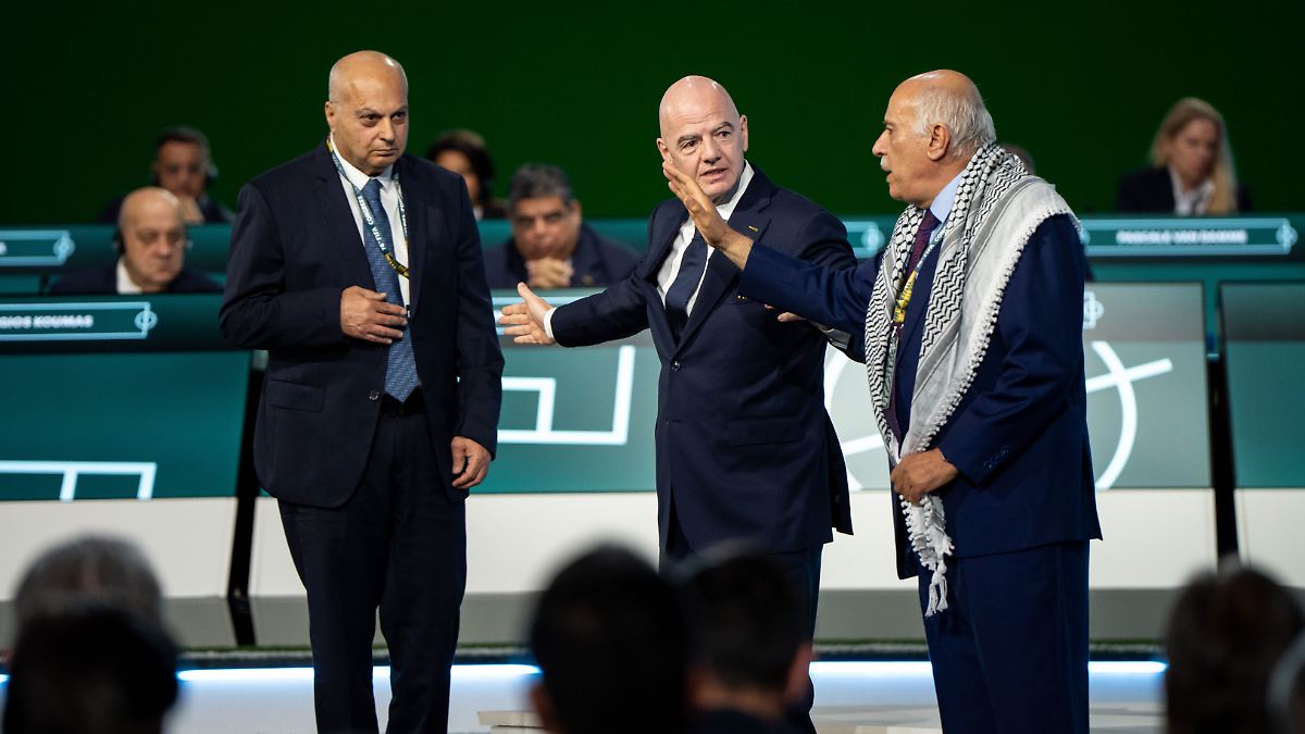 Infantino at the FIFA Congress: Middle East reconciliation gesture ...
