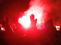 Berlin & Brandenburg: Rund 2.600 Menschen bei Frauen-Demo zur Walpurgisnacht