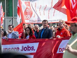 Bayern: Gewerkschaften kündigen harten Widerstand gegen Kürzungen an