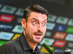 Rieras Wutrede auf Medien: "Totaler Bullshit": Eintracht-Trainer platzt komplett der Kragen
