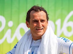 Der Italienische Ex Rennfahrer Alessandro Zanardi Ist Im Alter Von 59 Jahren Gestorben