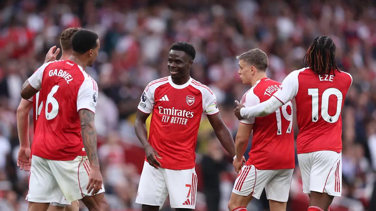 London-England-2nd-May-2026-Viktor-Gyokeres-of-Arsenal-celebrates-scoring-their-third-goal-with-Bukayo-Saka-of-Arsenal-c-during-the-Arsenal-vs-Fulham-Premier-League-match-at-the-Emirates-Stadium-London-Picture-credit-should-read-David-Klein-Sportimage-EDITORIAL-USE-ONLY-No-use-with-unauthorised-audio-video-data-fixture-lists-club-league-logos-or-live-services-Online-in-match-use-limited-to-120-images-no-video-emulation-No-use-in-betting-games-or-single-club-league-player-publications