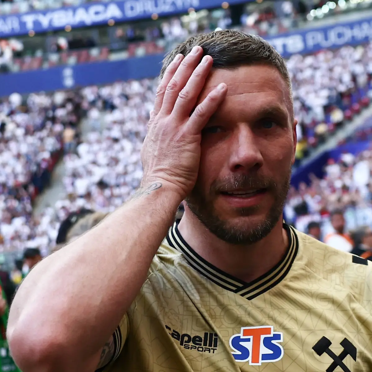Polish-Cup-Final-Gornik-Zabrze-Rakow-Czestochowa-Lukas-Podolski-celebrates-the-win-after-the-Polish-Cup-Final-Gornik-Zabrze-Rakow-Czestochowa-at-National-Stadium-in-Warsaw-Poland-on-May-2-2026-Warsaw-Poland-PUBLICATIONxNOTxINxFRA-Copyright-xJakubxPorzyckix-originalFilename-porzycki-polishcu260502-npGPs