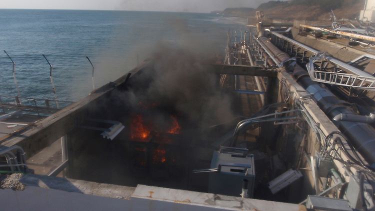 Wieder brannte es im Reaktor Nummer 4 in Fukushima.