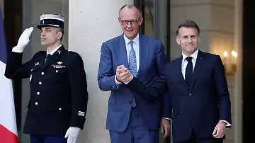 2026-04-17T124842Z_187992975_RC20RKAC3CLC_RTRMADP_3_IRAN-CRISIS-FRANCE-BRITAIN