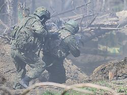Pass abgenommen und an die Front: Russland lockt offenbar Hunderte Peruaner mit Fake-Jobs in den Krieg