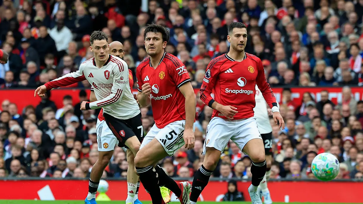 Manchester-United-ManU-v-Liverpool-Premier-League-Florian-Wirtz-7-of-Liverpool-has-a-shot-on-goal-during-the-Premier-League-match-between-Manchester-United-and-Liverpool-at-Old-Trafford-Manchester-UK-on-3-May-2026-Manchester-Old-Trafford-Greater-Manchester-UK-Editorial-use-only-DataCo-restrictions-apply-See-www-football-dataco
