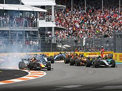Hülkenberg in Miami raus: Mercedes-Youngster Antonelli bewahrt die Nerven - Verstappen beraubt sich selbst