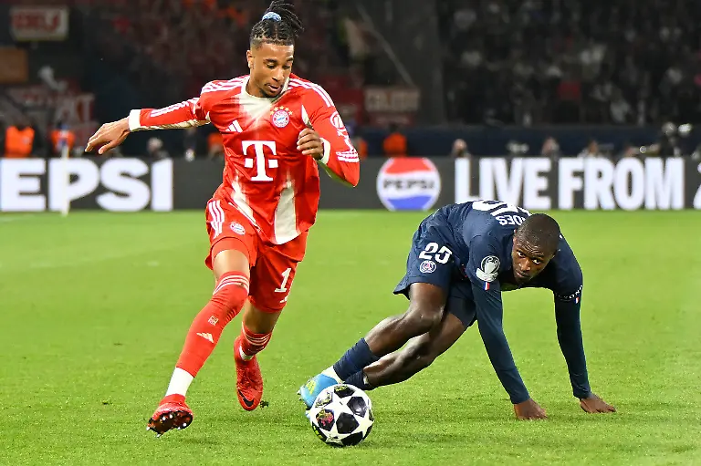 Paris-Parc-des-Princes-28-04-26-FRA-Herren-UEFA-Champions-Leaugue-Saison-2025-2026-Halbfinale-Paris-Saint-Germain-FC-Bayern-Muenchen-Bild-v-li-im-Zweikampf-Michael-OLISE-Muenchen-und-NUNO-MENDES-Paris-UEFA-regulations-prohibit-any-use-of-photographs-as-image-sequences-and-or-quasi-video