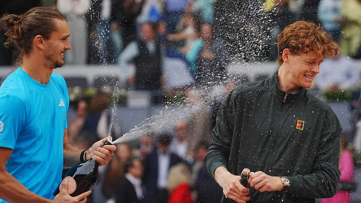 Jannik-Sinner-of-Italia-and-Alexander-Zverev-of-Germany-during-the-Mutua-Madrid-Open-2026-ATP-Masters-1000-and-WTA-1000-on03-April-2026-at-La-Caja-Magica-in-Madrid-Spain-Photo-Laurent-Lairys-Photo-Laurent-Lairys-Laurent-Lairys-Psnewz-SIPA-00325982-0109-Credit-PSNEWZ-SIPA-2605041857