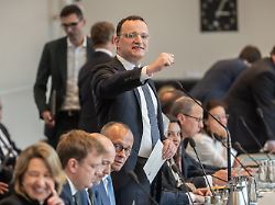 Union bestätigt Fraktionschef: Spahns wahre Feuerprobe kommt erst noch