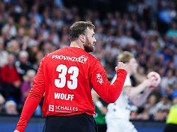 THW, Flensburg, Melsungen weiter: Bundesligisten gewinnen Europapokal-Krimis