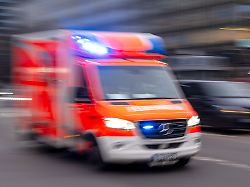 Unglück in Ostfriesland : Dreijähriger stirbt nach Sturz in selbst gegrabenes Sandloch