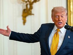 "Sehr nah" an Einigung: Trump: Falls der Deal scheitert, Iran "in Grund und Boden bombardieren"