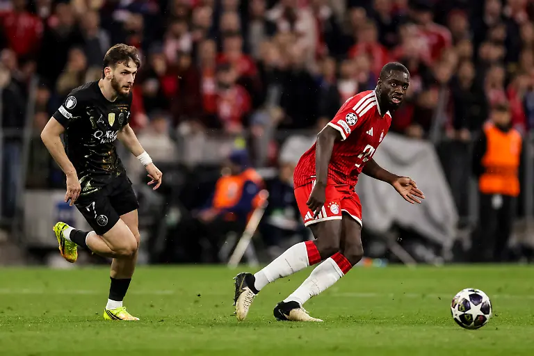 MUNICH-GERMANY-MAY-6-Dayot-Upamecano-FC-FC-Bayern-Munich-2-chased-by-Khvicha-Kvaratskhelia-FC-Paris-Saint-Germain-7-during-the-UEFA-Champions-League-Semi-Final-between-FC-FC-Bayern-Munich-vs-Paris-Saint-Germain-at-Allianz-Arena-at-Semi-Finals-2nd-leg-of-the-UEFA-Champions-League-on-May-6-2026-in-Munich-Germany