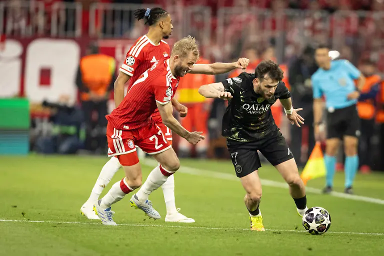 Khvicha-Kvaratskhelia-7-Paris-Saint-Germain-et-Konrad-Laimer-27-FC-Bayern-Munich-Photo-elyxandro-cegarra-Elyxandro-Cegarra-Psnewz-SIPA-00326061-0017-Credit-PSNEWZ-SIPA-2605062148