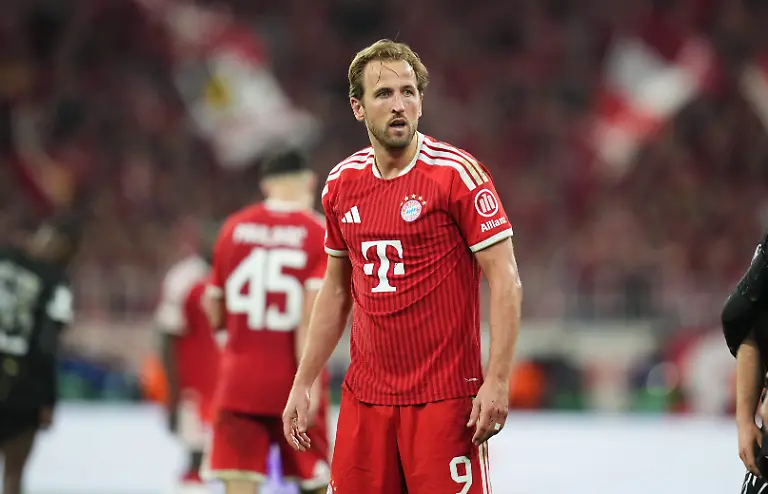 Harry-Kane-Bayern-Munich-looks-on-during-Bayern-Munich-and-PSG-UEFA-Champions-League-Semi-final-at-Allianz-Arena-Munich-Germany-on-May-6-2026-Thor-Wegner-DeFodi-Images