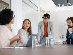 Andere Beeinflussen Macht Sichern Oder Eigene Ziele Durchzusetzen Machtspiele Im Job Sind Haeufig Die Strategien Aber Oft Subtil