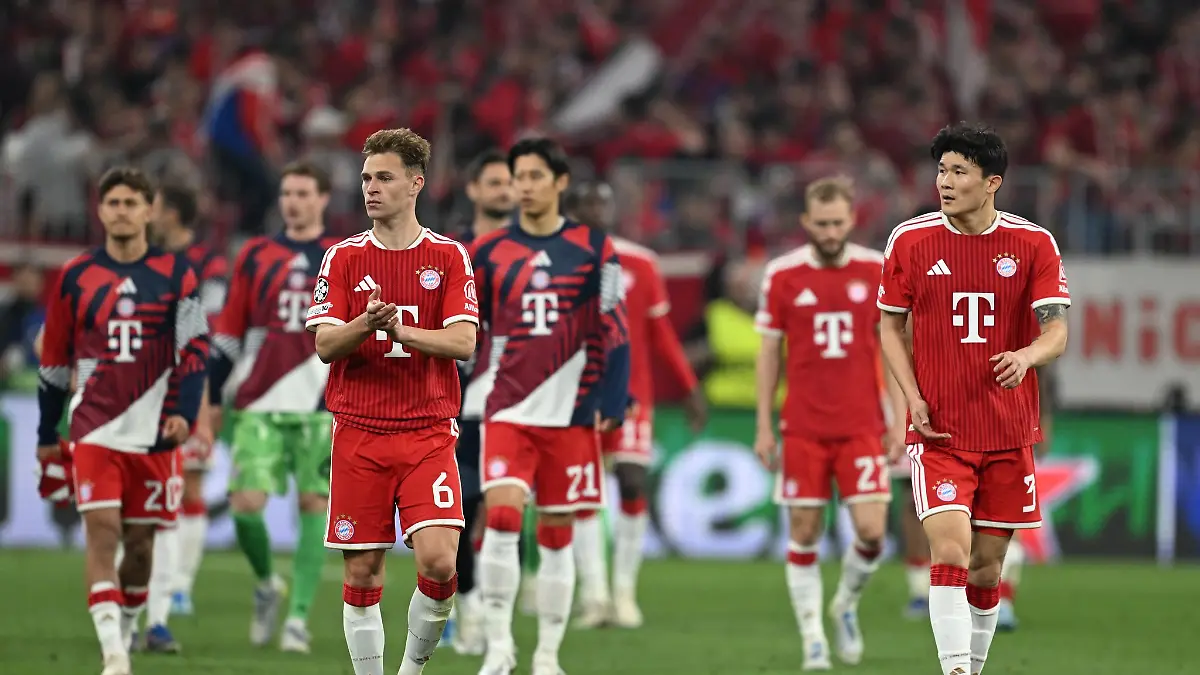 Bayern-Profis-nach-dem-1-1-gegen-Paris