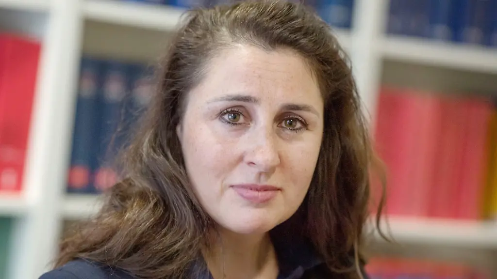 Die-Frankfurter-Rechtsanwaeltin-findet-dass-ueber-Extremismus-im-oeffentlichen-Dienst-viel-frueher-haette-gesprochen-werden-muessen