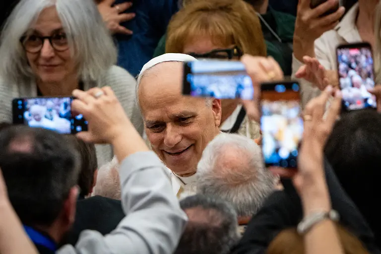 Pope-Leo-XIV-meets-Catholic-religion-teachers-during-an-audience-in-Paul-VI-Audience-Hall-in-Vatican-City-Vatican-on-25-April-2026
