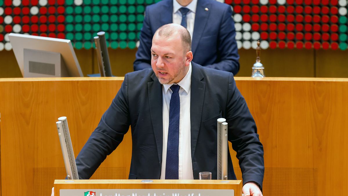 Ehefrau eines ParteimitgliedsAfD-Abgeordneter löst Vertrag mit 85-jähriger Mitarbeiterin