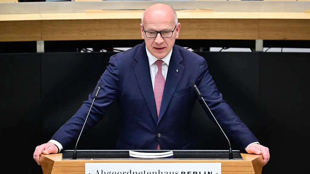 Berlins-Regierender-Buergermeister-Kai-Wegner-CDU-betont-nichts-von-einer-Liste-mit-Foerdervorschlaegen-fuer-Projekte-gegen-Antisemitismus-gewusst-zu-haben