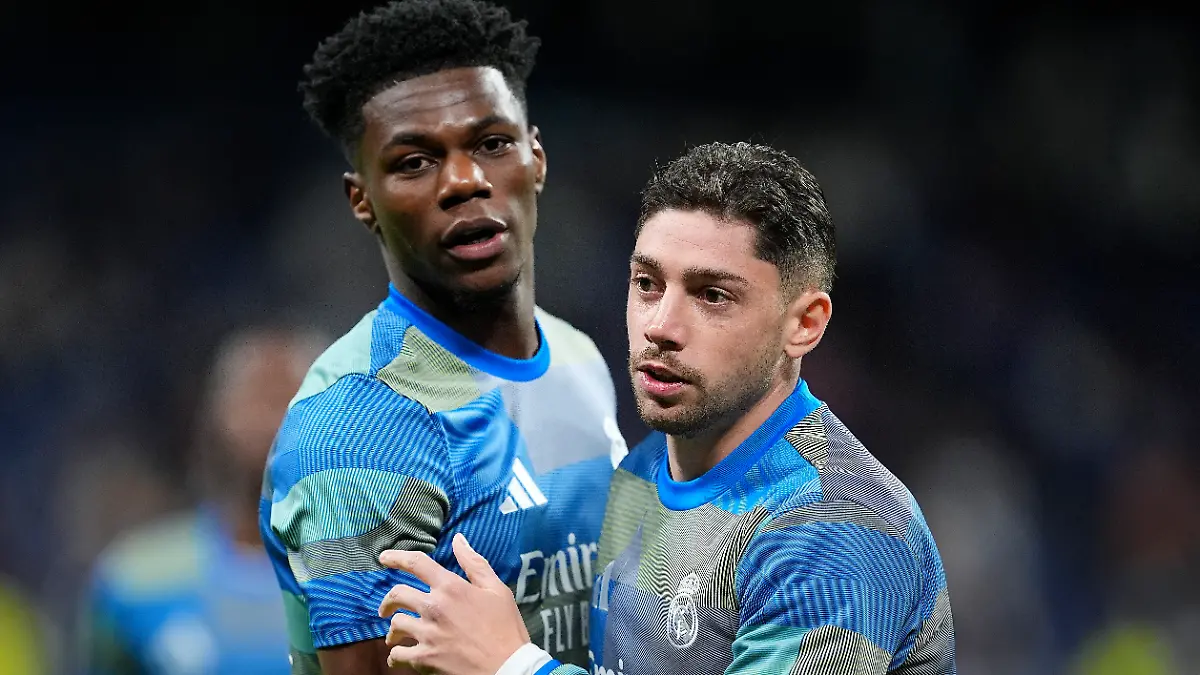 Aurelien-Tchouameni-Real-Madrid-CF-and-Federico-Valverde-Real-Madrid-CF-looks-on-during-the-LaLiga-EA-Sports-match-between-Real-Madrid-v-Elche-CF-at-Santiago-Bernabeu-on-March-14-2026-in-Madrid-Spain