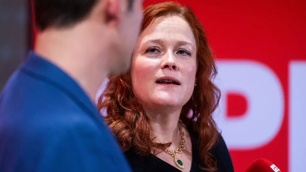 Beim-Landesparteitag-der-Berliner-SPD-steht-die-Wahl-von-Steffen-Krach-und-Bettina-Koenig-als-neue-Landesvorsitzende-auf-der-Tagesordnung