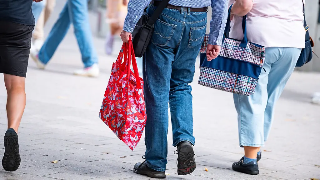 Die-Tarifverhandlungen-im-Handel-sollen-am-Montag-fortgesetzt-werden