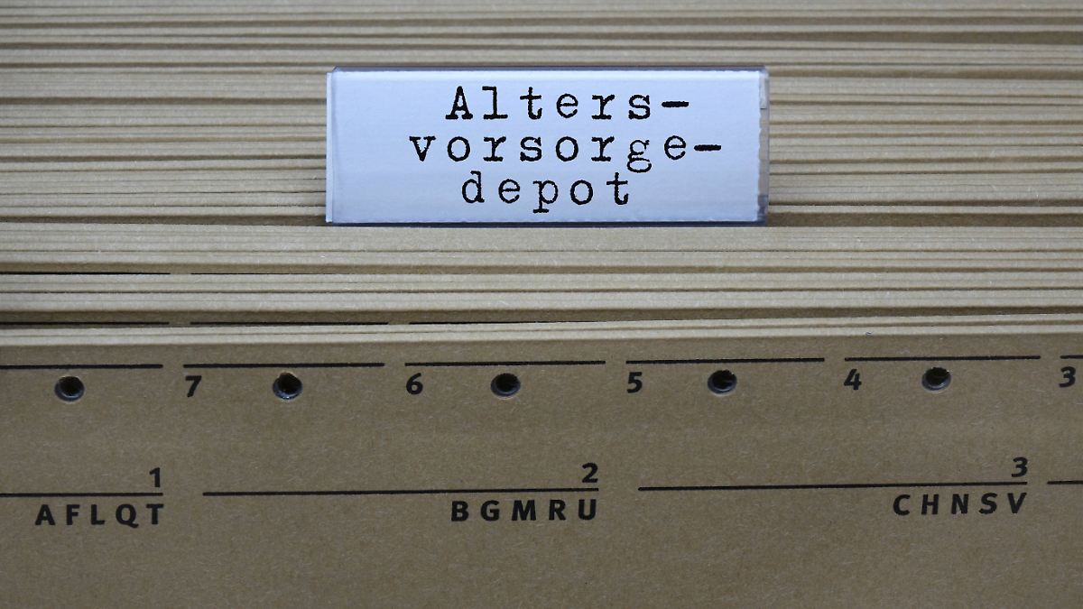 Nachfolger für Riester-Rente: Erste Anbieter werben für Altersvorsorgedepot - Sparer sollten abwarten