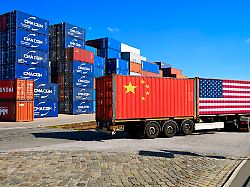 Rekord-Export trotzt US-Druck: Warum chinesische Firmen Trumps Zölle gelassen sehen