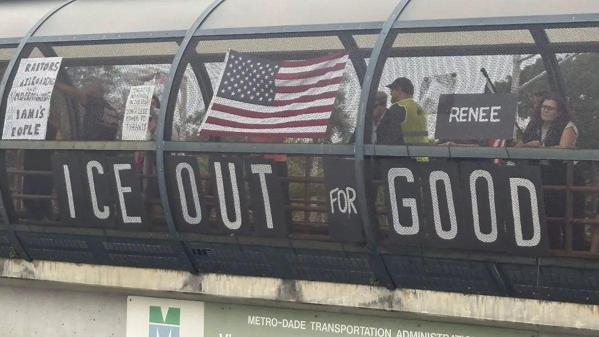 Protesters-Demonstrate-Against-ICE-on-Bridge-Miami-NO-FILM-NO-VIDEO-NO-TV-NO-DOCUMENTARY-Protesters-stand-on-the-Vizcaya-pedestrian-bridge-across-U-S-1-in-Miami-on-Monday-Jan-12-2026-to-demonstrate-against-U-S-Immigration-and-Customs-Enforcement-and-the-Trump-administration-The-sign-for-Renee-refers-to-Renee-Good-the-37-year-old-mother-of-three-shot-and-killed-by-an-ICE-agent-in-Minneapolis-on-Wednesday-morning-Jan-7-2026-Photo-by-David-Goodhue-Miami-Herald-TNS-ABACAPRESS