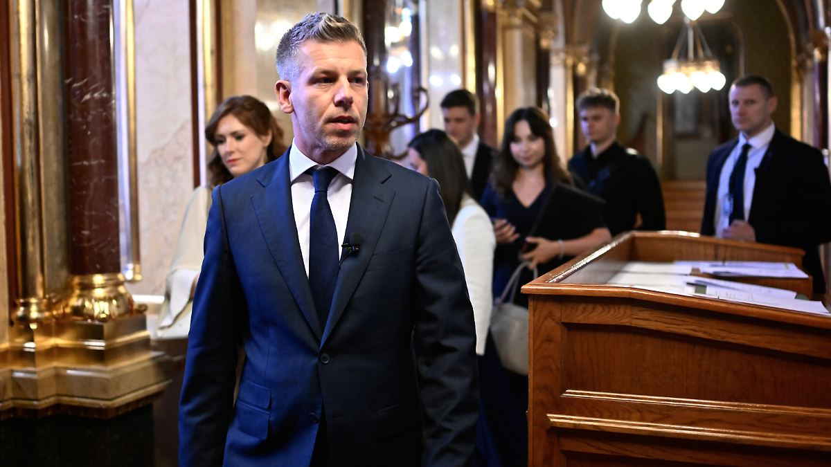 End of the Orban era: Hungary's parliament elects Magyar as prime minister