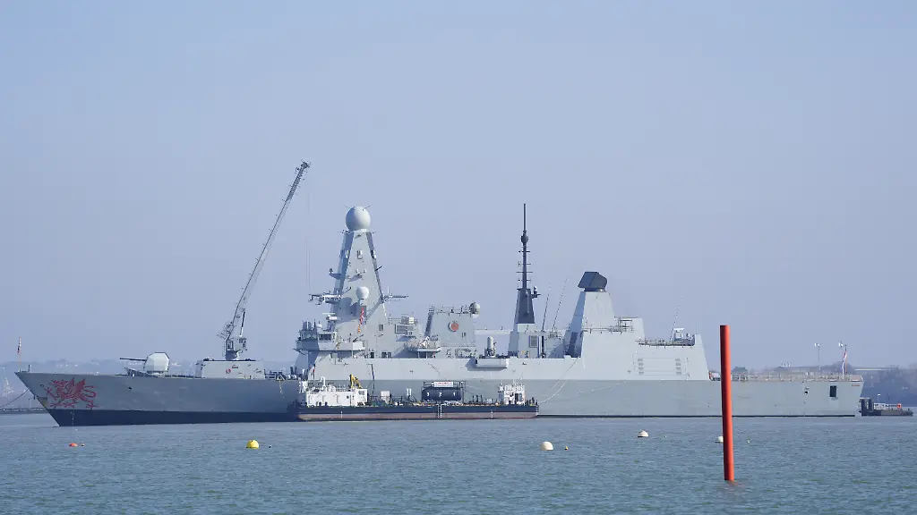 US-and-Israeli-attacks-on-Iran-Royal-Navy-Type-45-destroyer-HMS-Dragon-at-the-Upper-Harbour-Ammunition-Facility-UHAF-in-Portsmouth-harbour-Hampshire-ahead-of-being-deployed-to-protect-British-military-personnel-in-Cyprus-Picture-date-Wednesday-March-4-2026-The-UK-will-send-helicopters-with-counter-drone-capabilities-and-HMS-Dragon-one-of-the-Royal-Navy-s-six-Type-45-air-defence-destroyers-after-RAF-Akrotiri-on-Cyprus-was-hit-by-a-drone